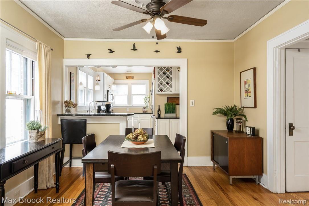 31 Amherst Road Pleasant Ridge, MI 48069 - Photo 11 of 24 Dining Room with View to Kitchen