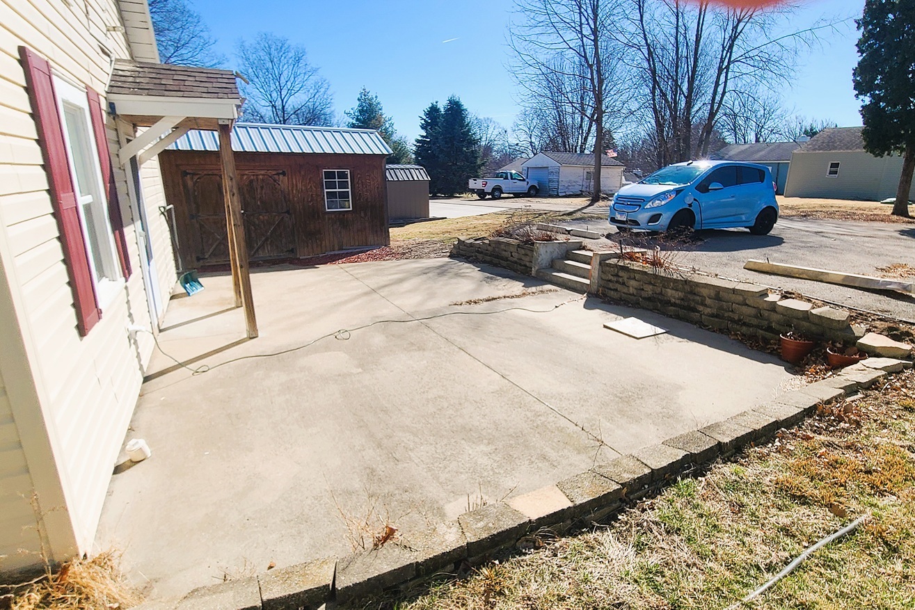 1106 Steinman Street Dixon, IL 61021 - Photo 11 of 14 a view of outdoor space and yard