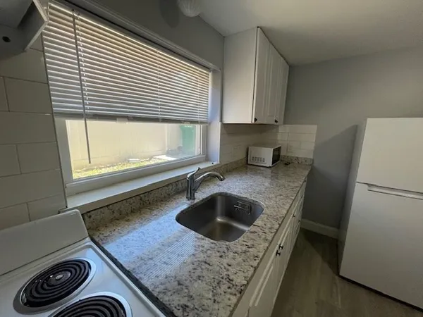 $1,900 | 80 Sea Street, Unit 2, Weymouth, MA 02191