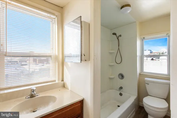 $1,300 | 326 East Airy Street, Unit 3, Norristown, PA 19401