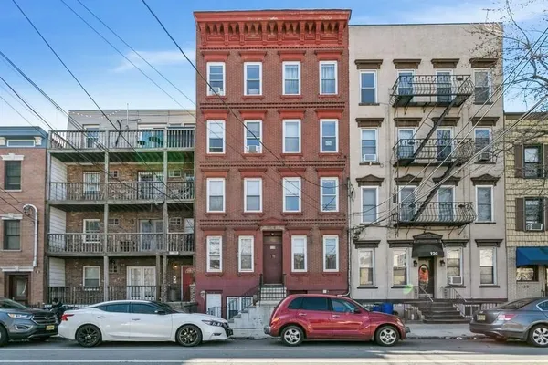 $2,675 | 118 Adams Street, Unit 8, Hoboken, NJ 07030