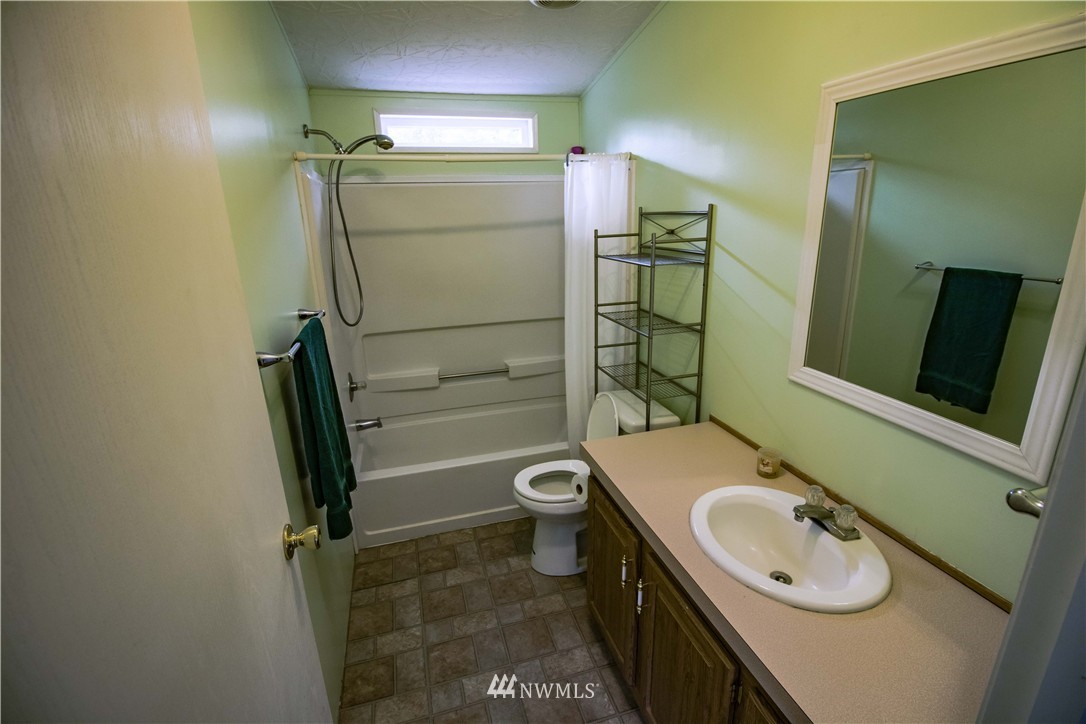 255 Hawkins Road Winlock, WA 98596 - Photo 13 of 20