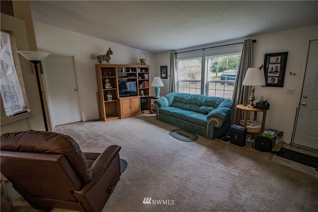 255 Hawkins Road Winlock, WA 98596 - Photo 4 of 20