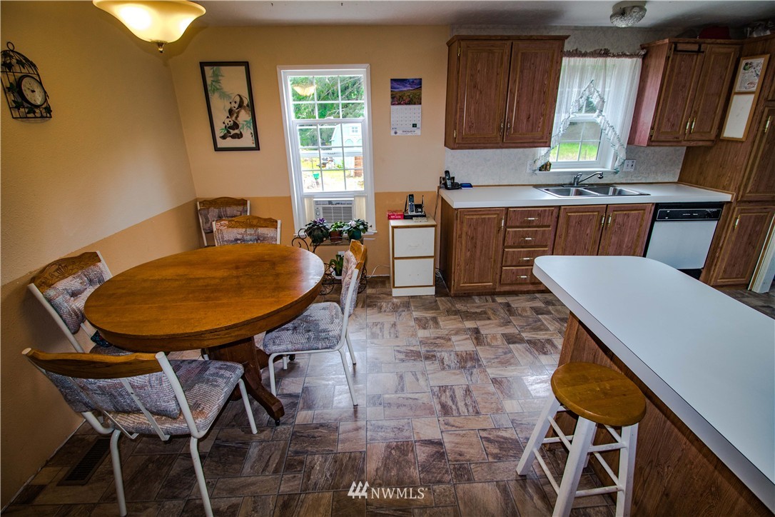 255 Hawkins Road Winlock, WA 98596 - Photo 5 of 20