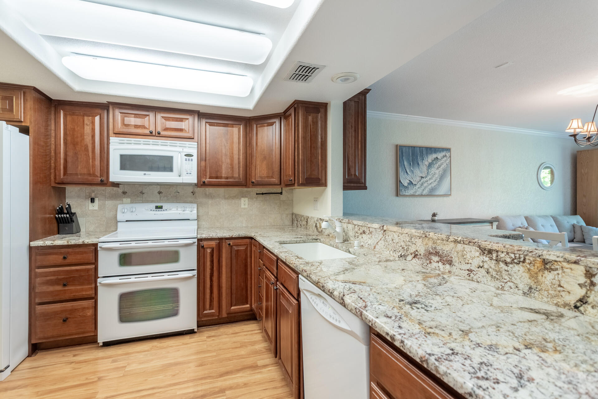 1937 Bechelli Lane Redding, CA 96002 - Photo 12 of 48 Kitchen