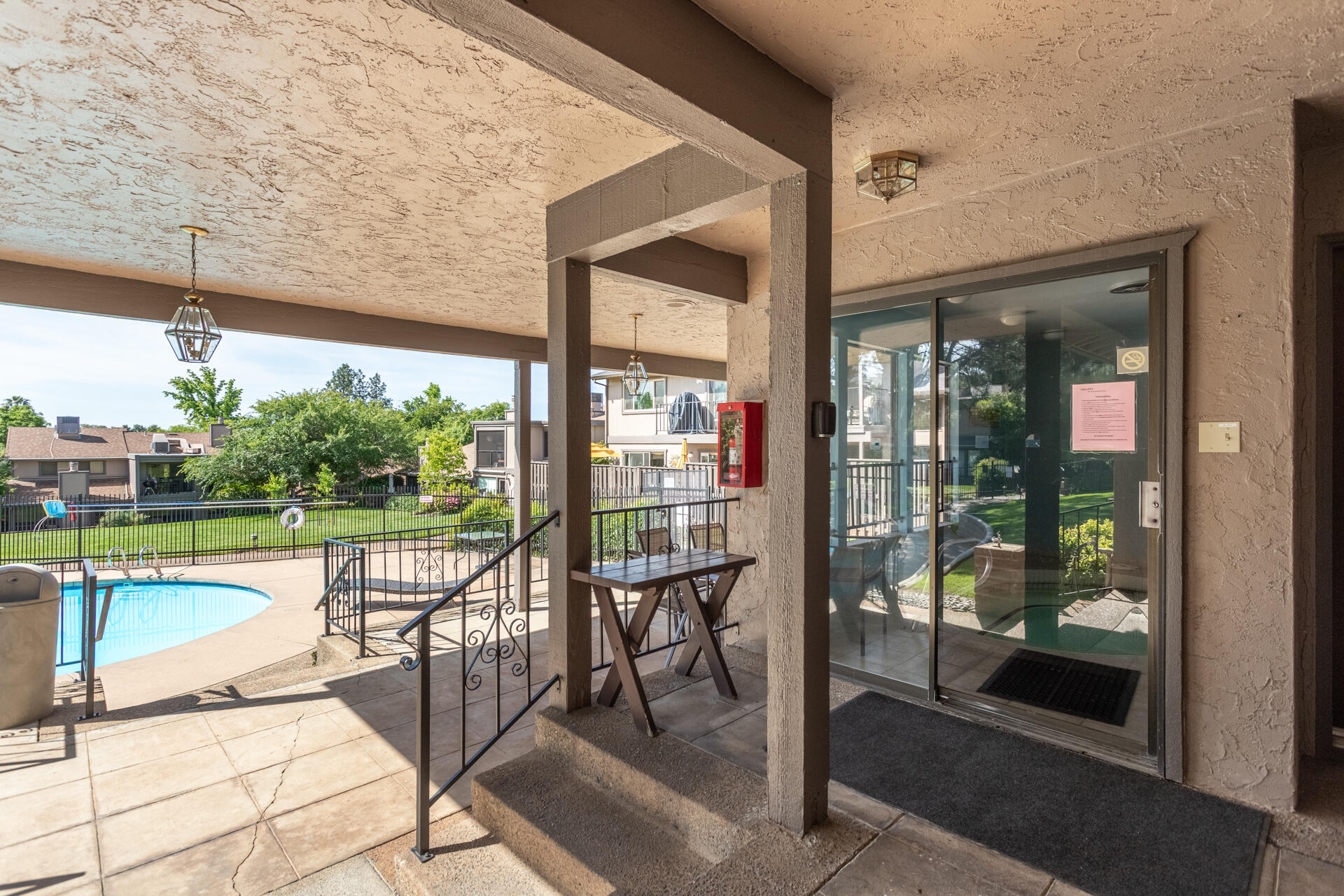 1937 Bechelli Lane Redding, CA 96002 - Photo 28 of 48 Patio