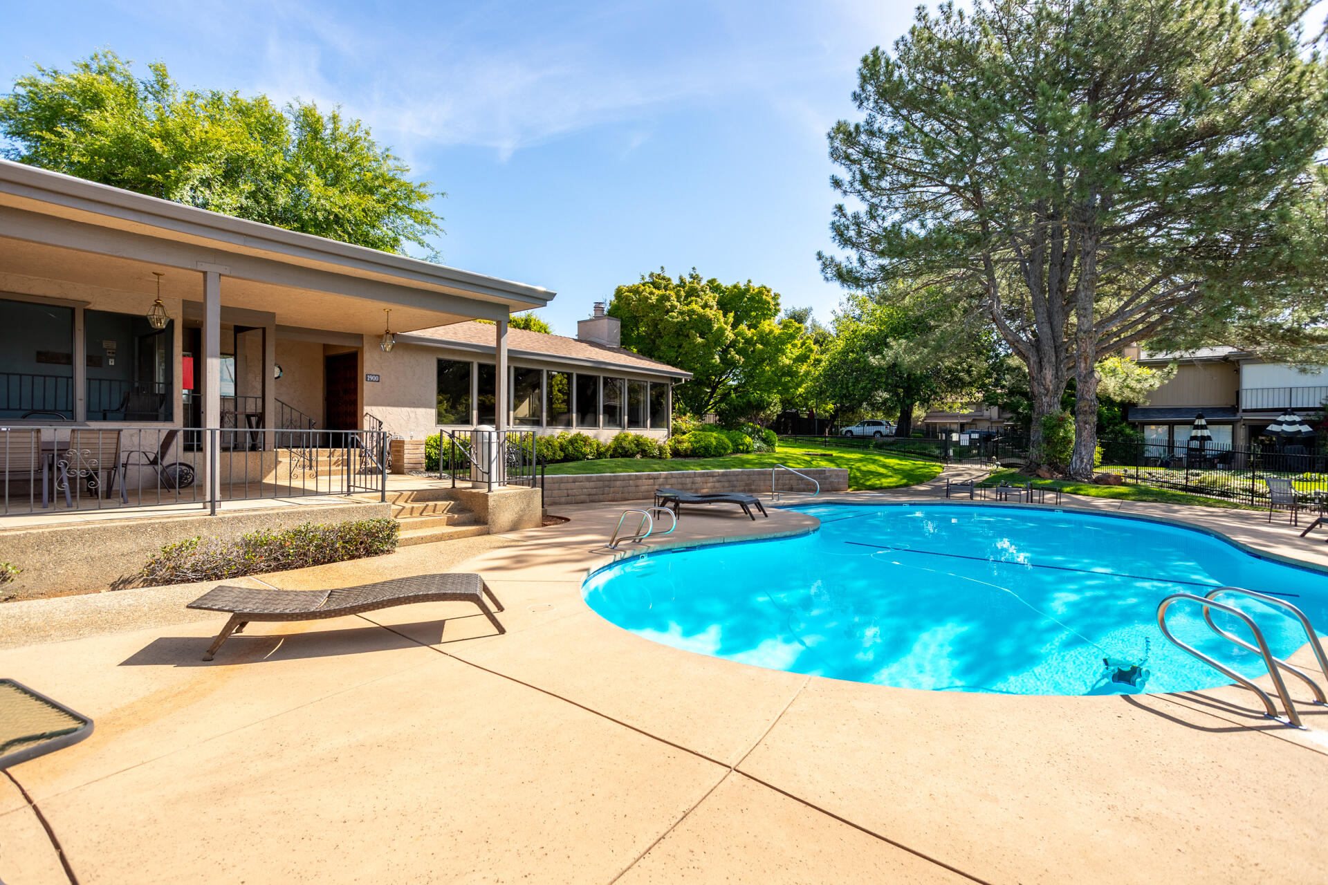 1937 Bechelli Lane Redding, CA 96002 - Photo 30 of 48 Community Pool