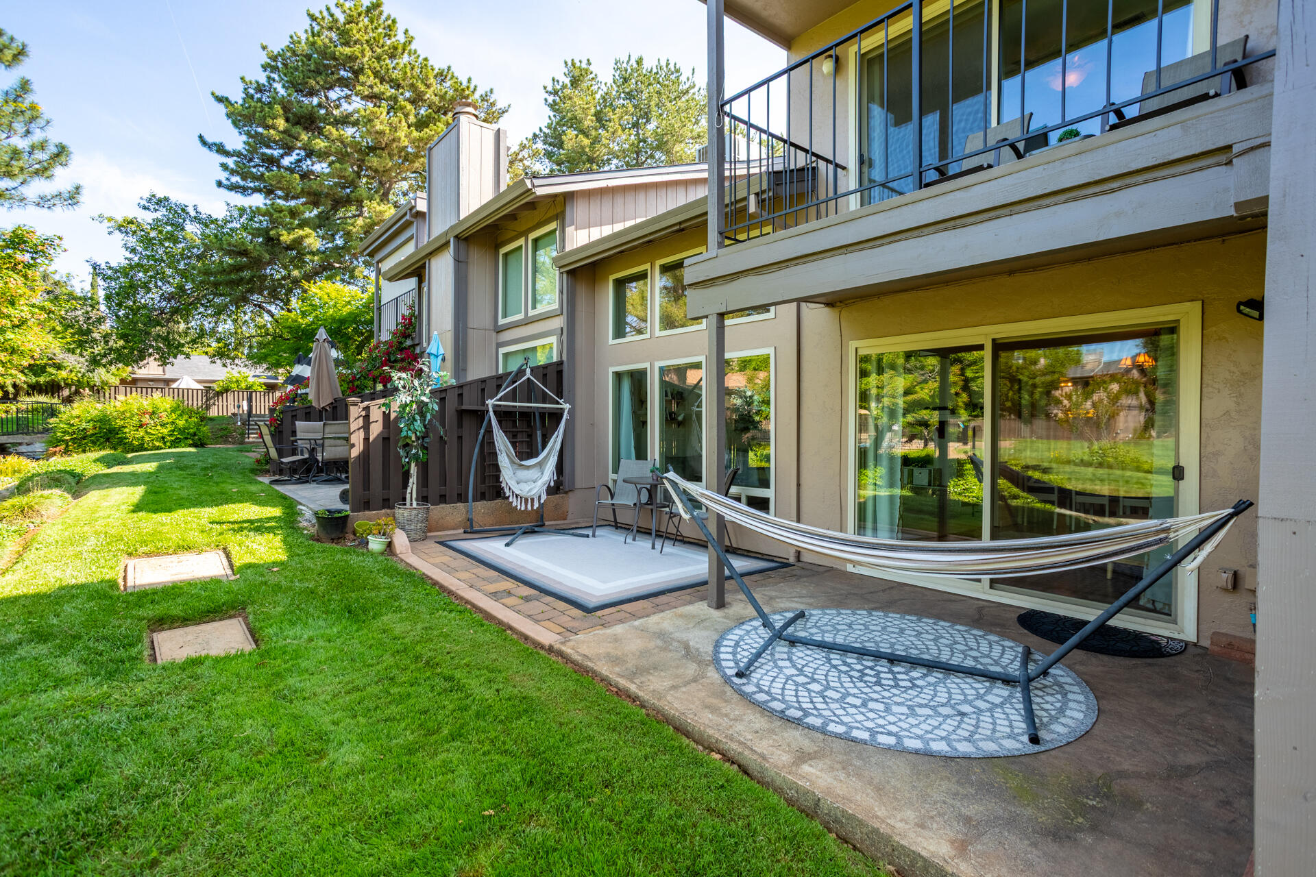 1937 Bechelli Lane Redding, CA 96002 - Photo 4 of 48 Patio