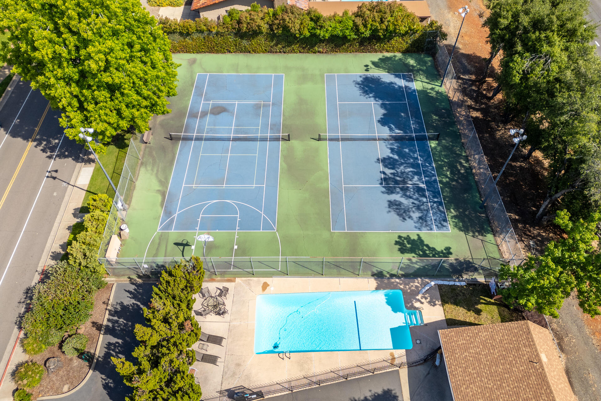 1937 Bechelli Lane Redding, CA 96002 - Photo 41 of 48 Tennis Court