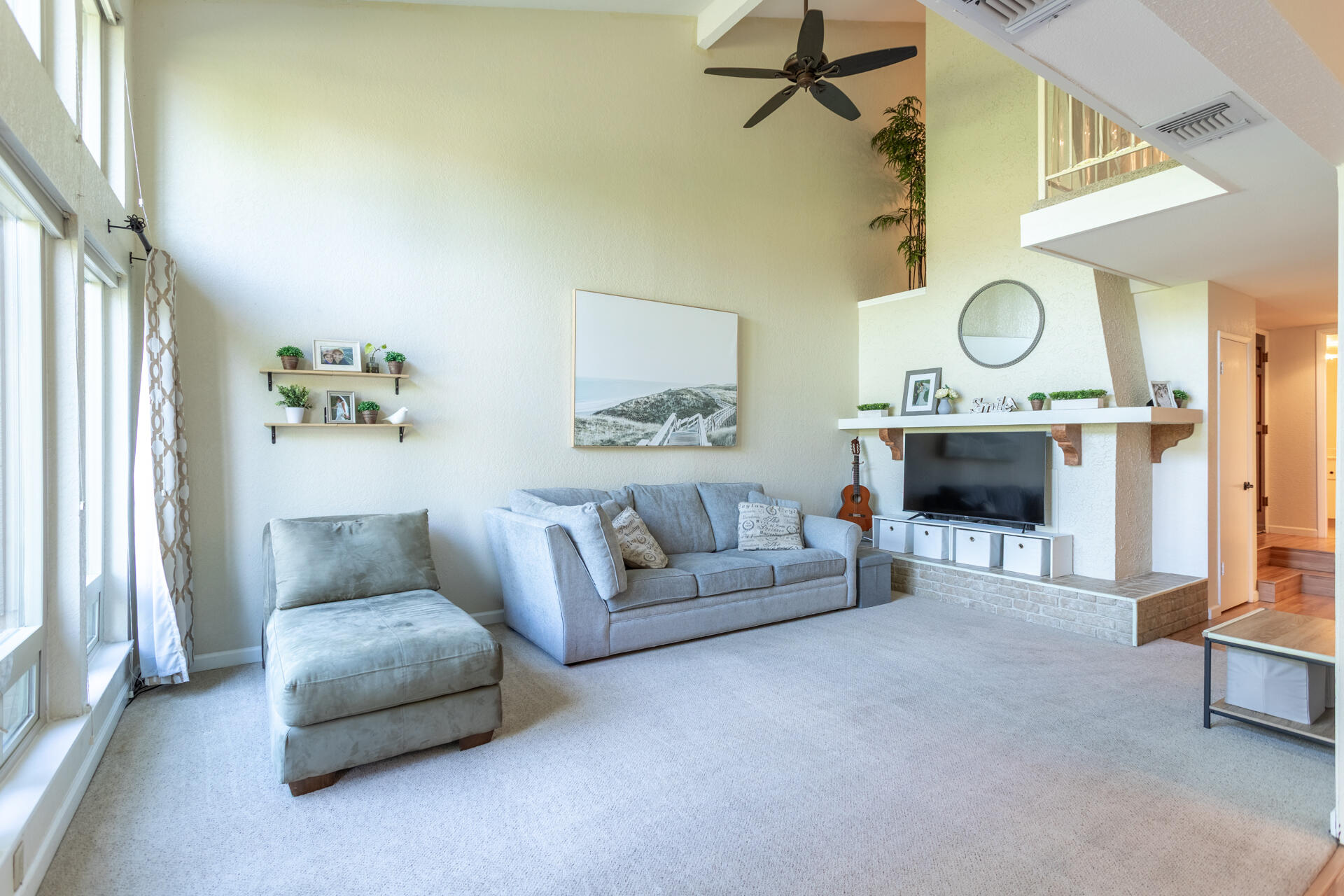 1937 Bechelli Lane Redding, CA 96002 - Photo 9 of 48 Living Room