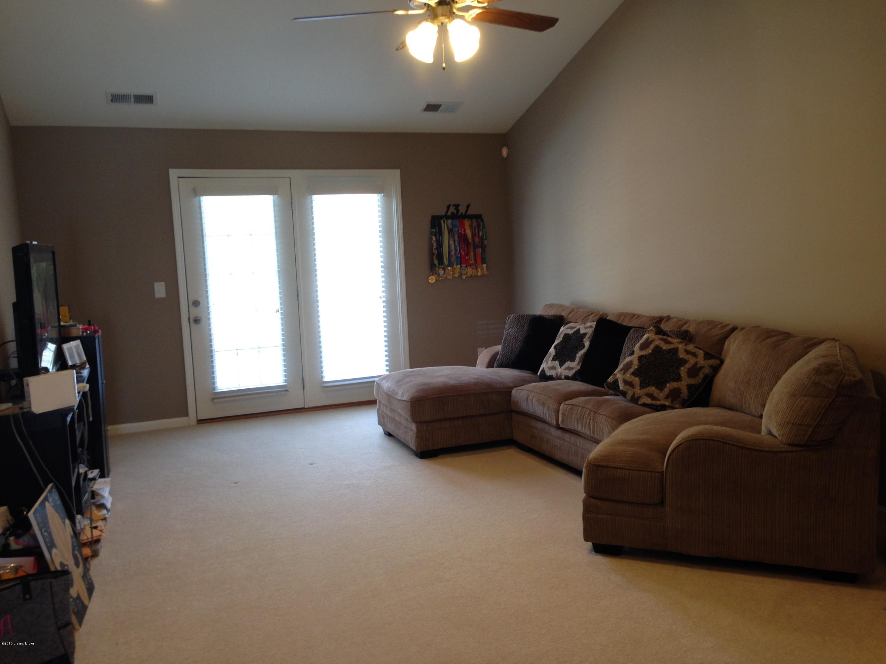 6715 Renate Road Louisville, KY 40291 - Photo 7 of 13 1.JPG