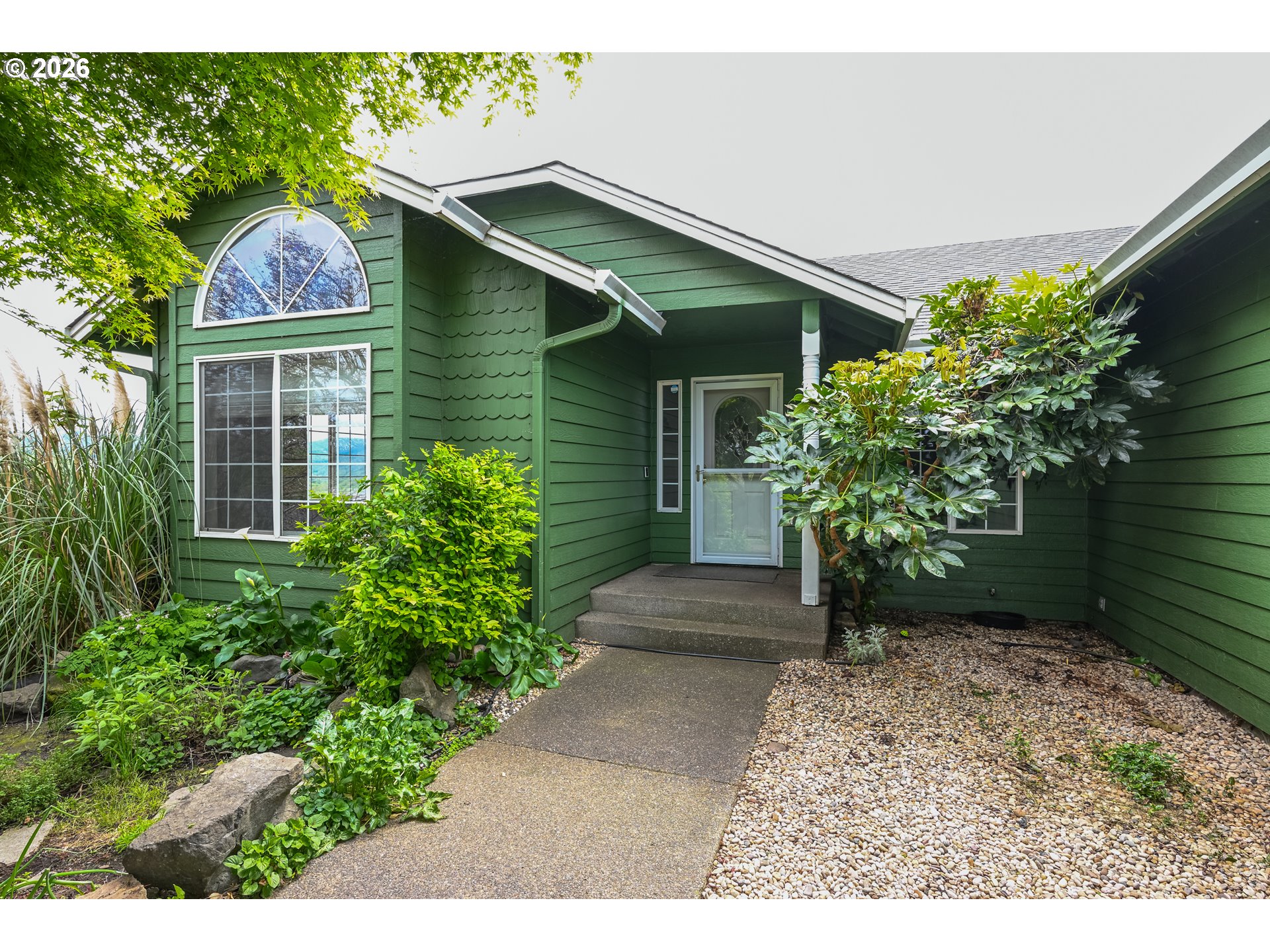 208 Jamie Loop Roseburg, OR 97471 - Photo 3 of 47