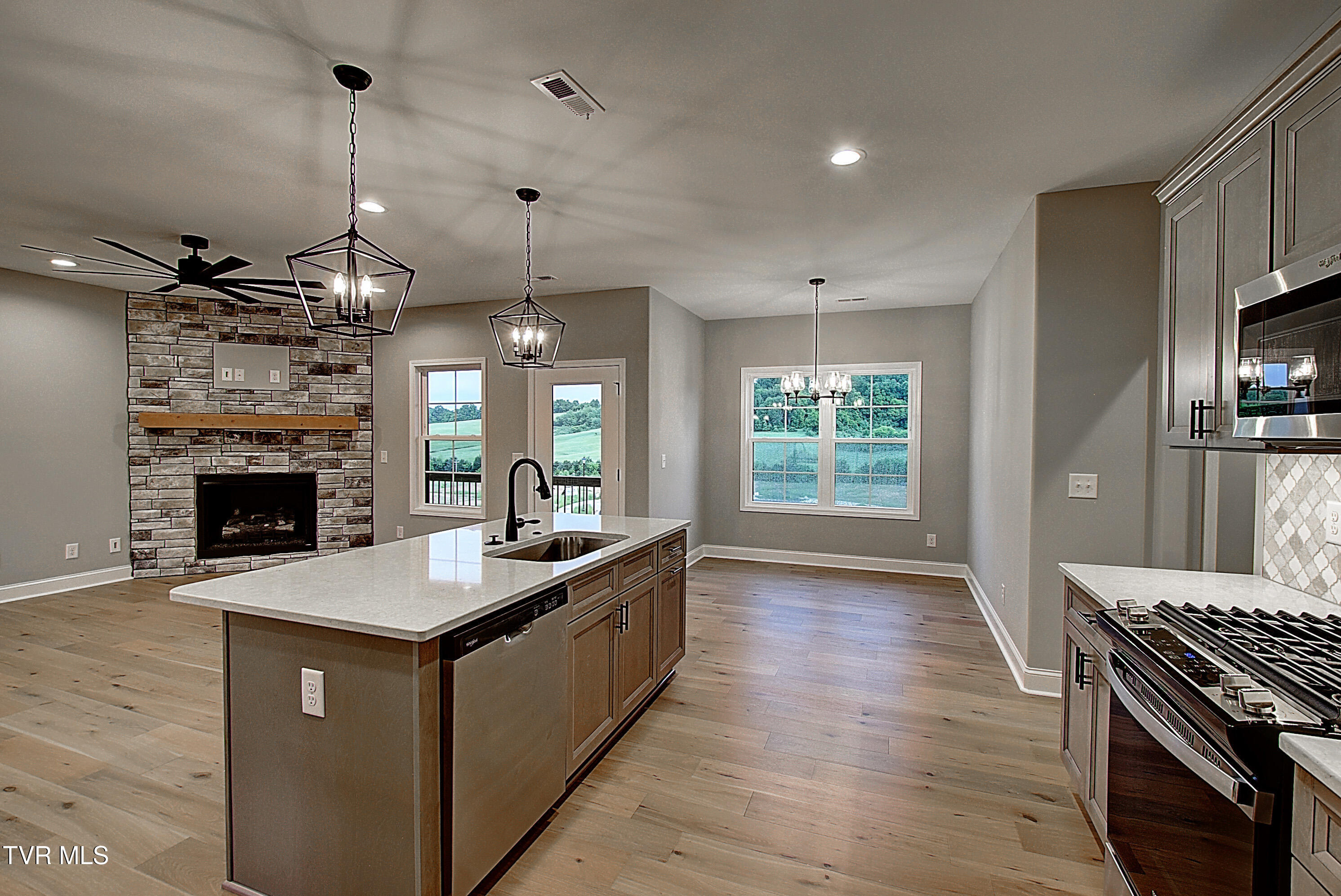 2442 Haystack Circle Piney Flats, TN 37686 - Photo 10 of 29 kitchen/living room