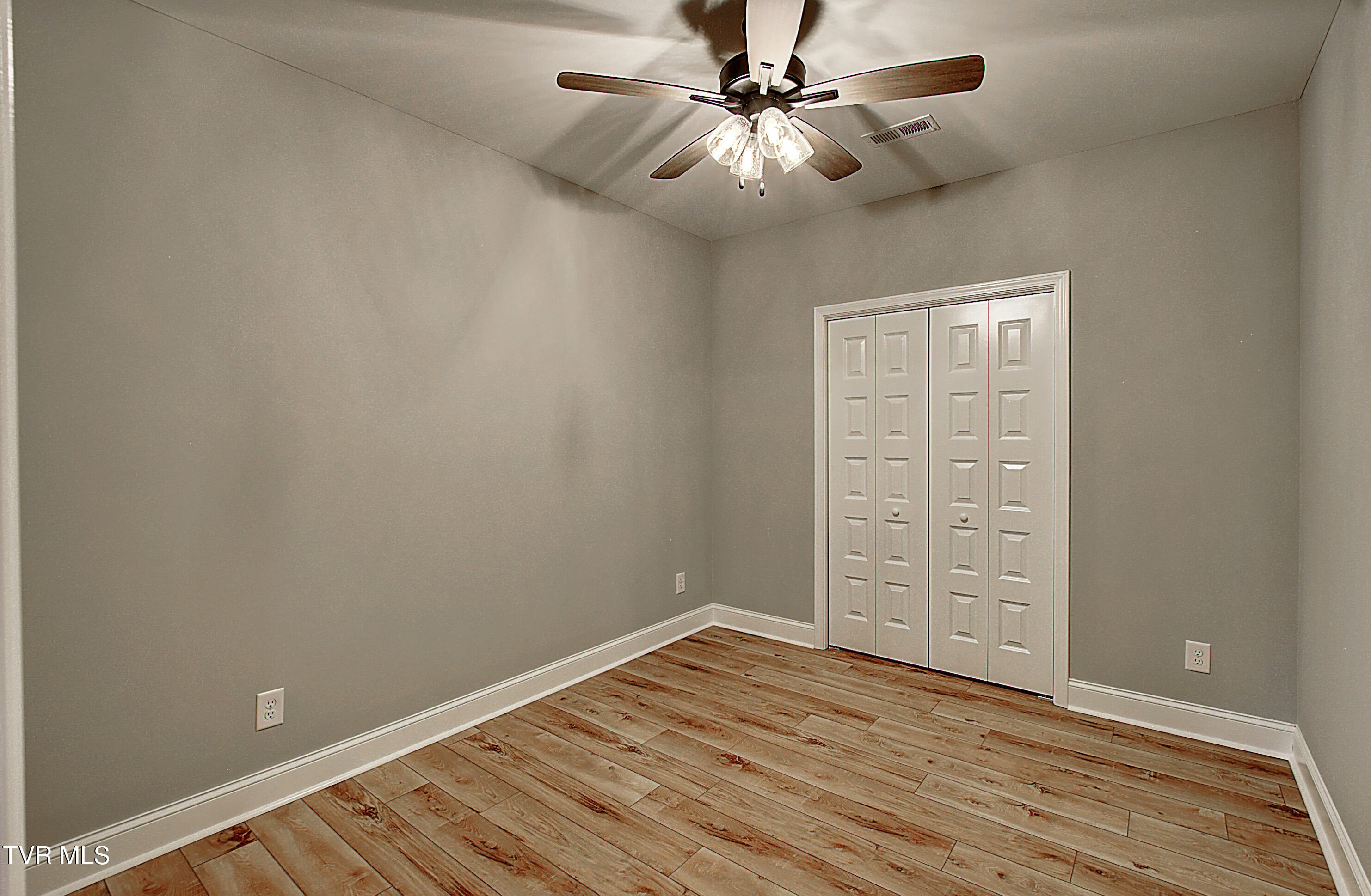 2442 Haystack Circle Piney Flats, TN 37686 - Photo 21 of 29 guest bedroom 3