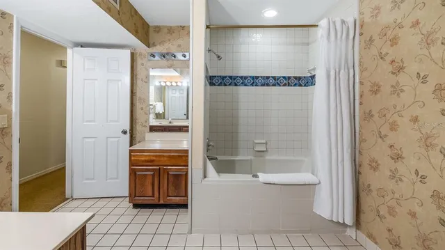 $250,000 | 708 Mission Santa Cruz, Unit 708, Howey-in-the-Hills, FL 34737