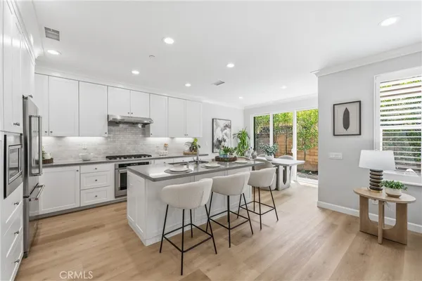 $1,613,000 | 192 Crescent Moon, Irvine, CA 92602