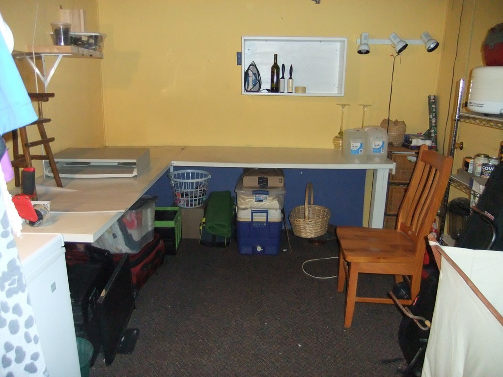 53 Newhall Street Springfield, MA 01109 - Photo 24 of 29 a room with furniture and a flat screen tv