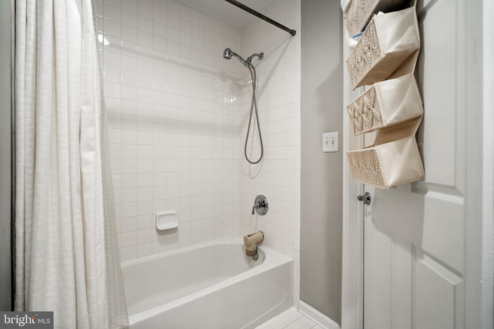 5352 43rd Street Northwest Washington, DC 20015 - Photo 32 of 45 Full Bathroom