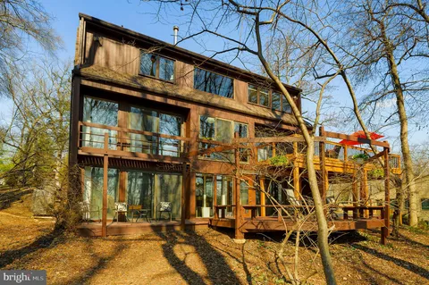 $780,000 | 109 Ridge Road, Greenbelt, MD 20770