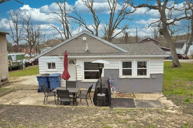 3350 East 2059th Road Ottawa, IL 61350 - Photo 12 of 23 a front view of a house with patio
