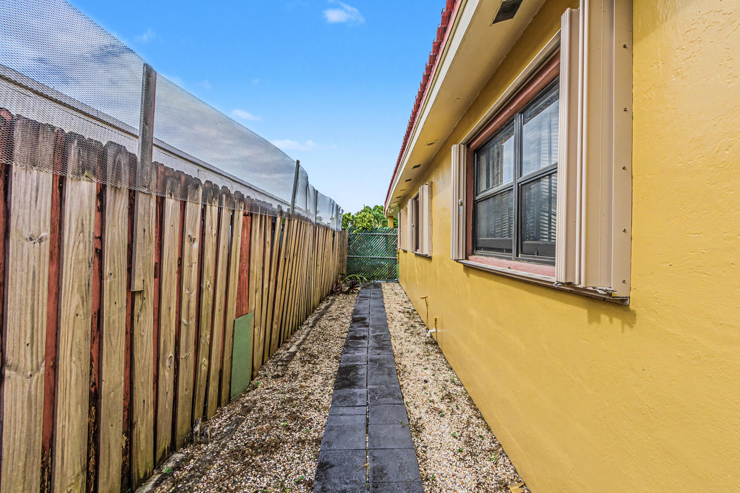 6417 Southwest 23rd Street Miramar, FL 33023 - Photo 10 of 45 6417-10