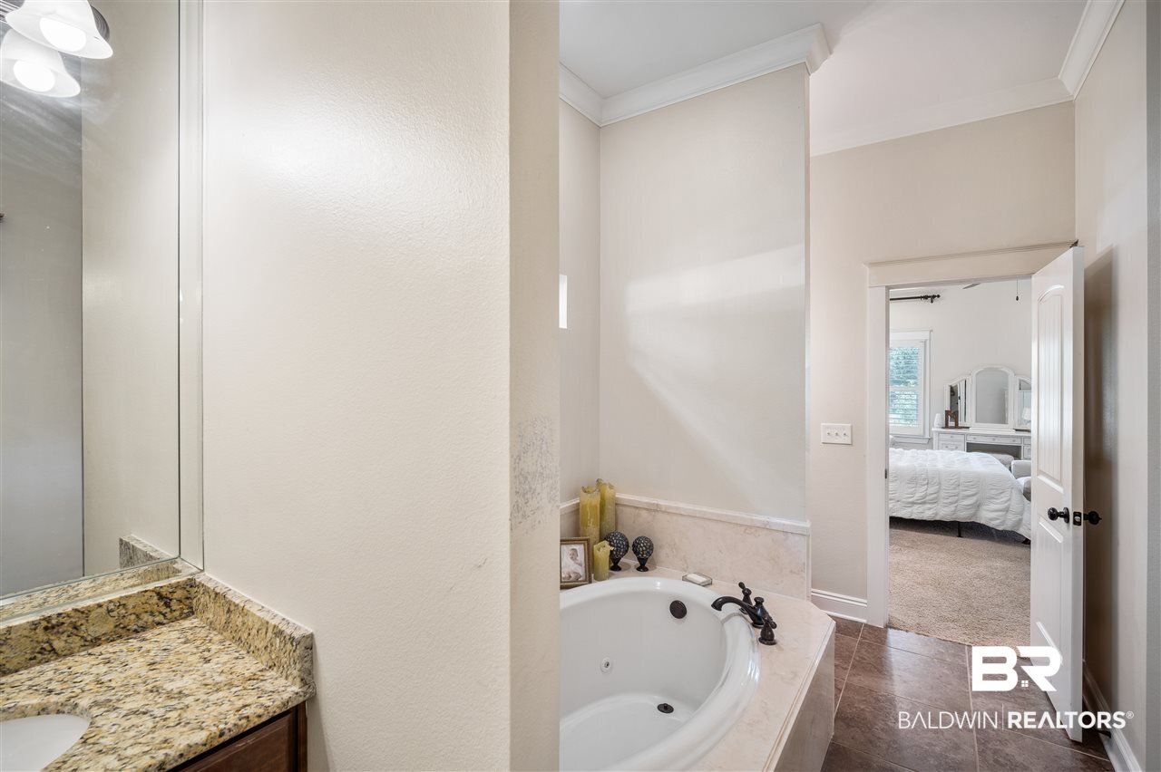 9054 Lake View Drive Fairhope, AL 36532 - Photo 13 of 29 Master Bath