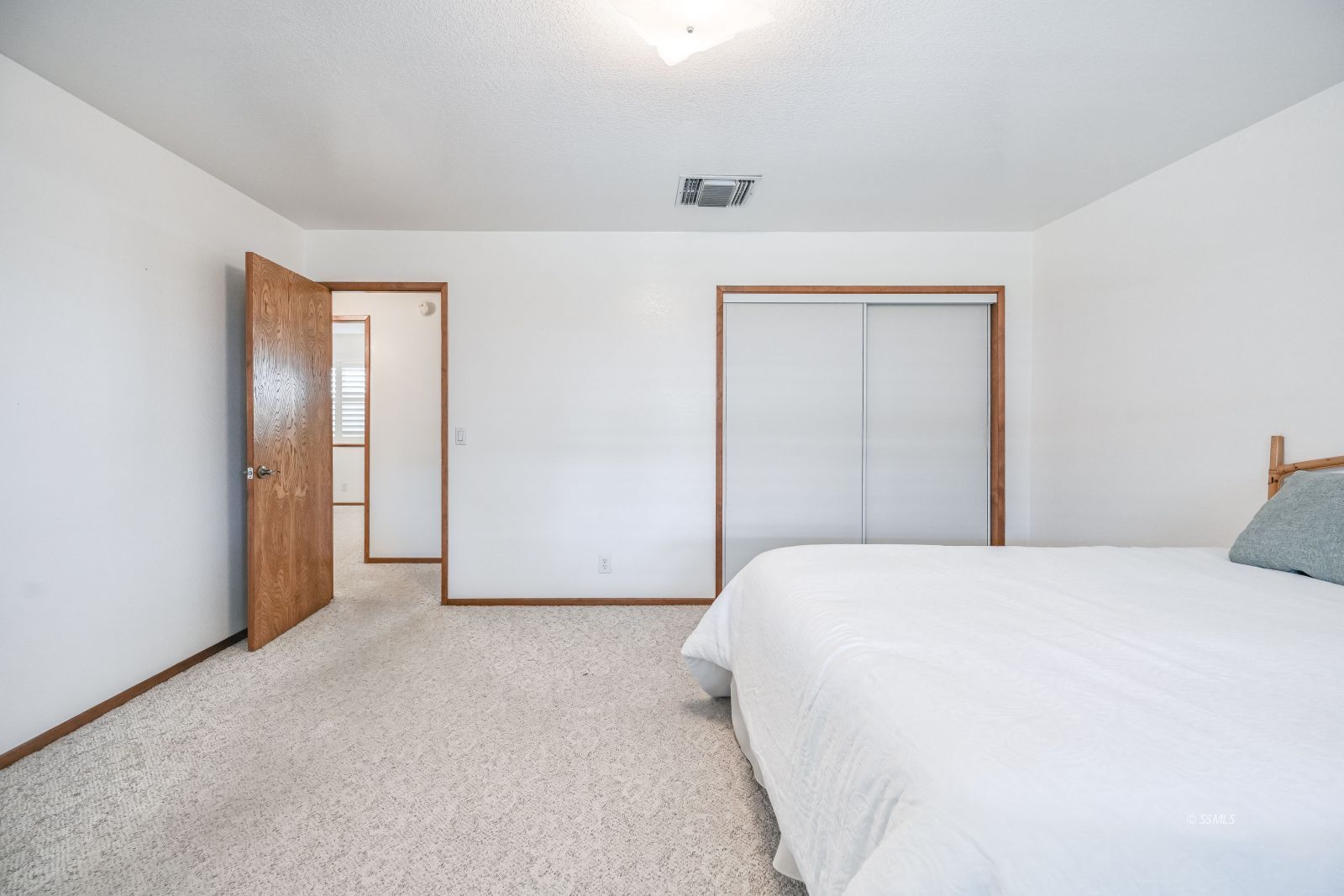412 Lorene Court Ridgecrest, CA 93555 - Photo 21 of 31 a view of a bedroom with closet