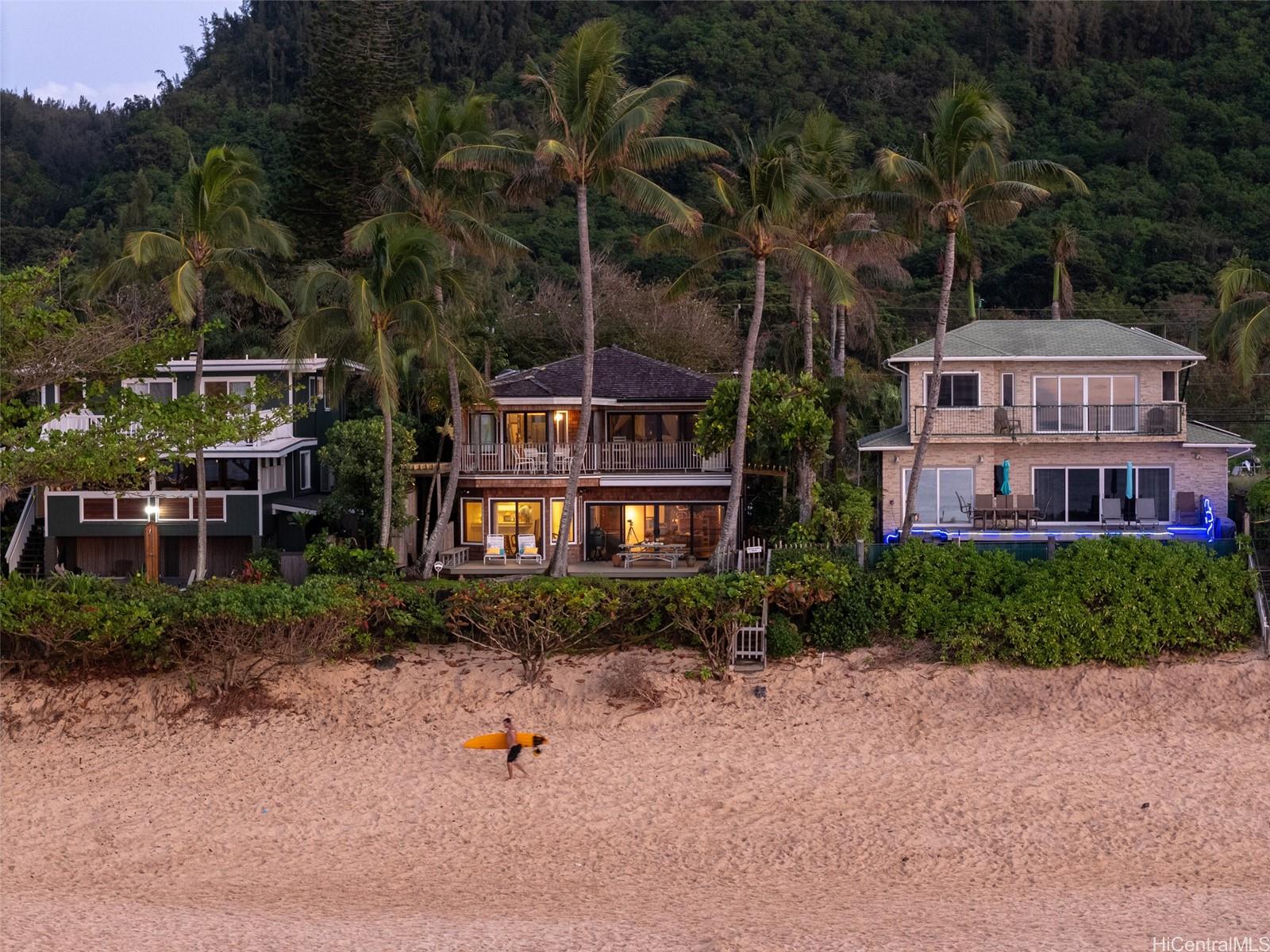 59-377 Ke Nui Road Haleiwa, HI 96712 - Photo 23 of 25 front view of house with a yard