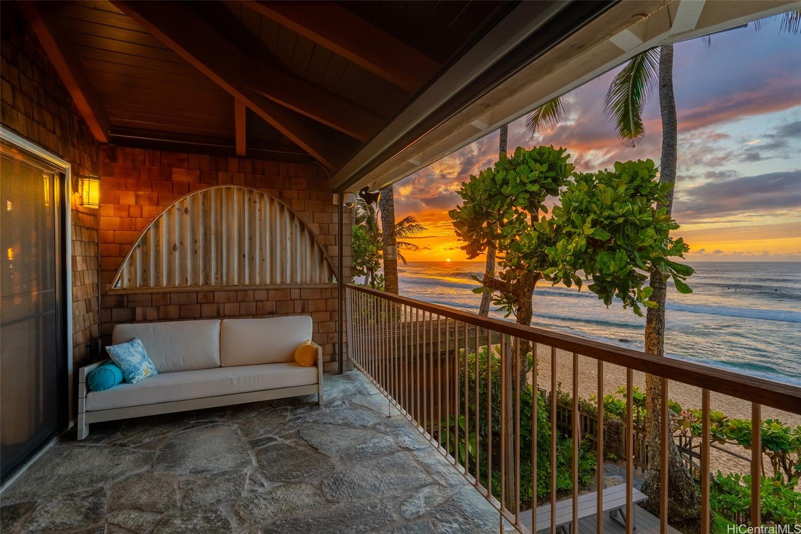 59-377 Ke Nui Road Haleiwa, HI 96712 - Photo 25 of 25 a bathroom with a tub and view of balcony