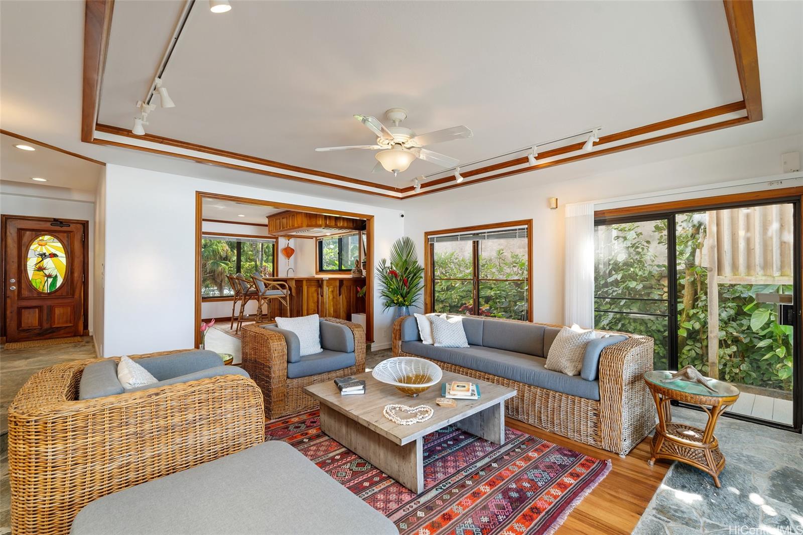 59-377 Ke Nui Road Haleiwa, HI 96712 - Photo 5 of 25 a living room with furniture and a large window