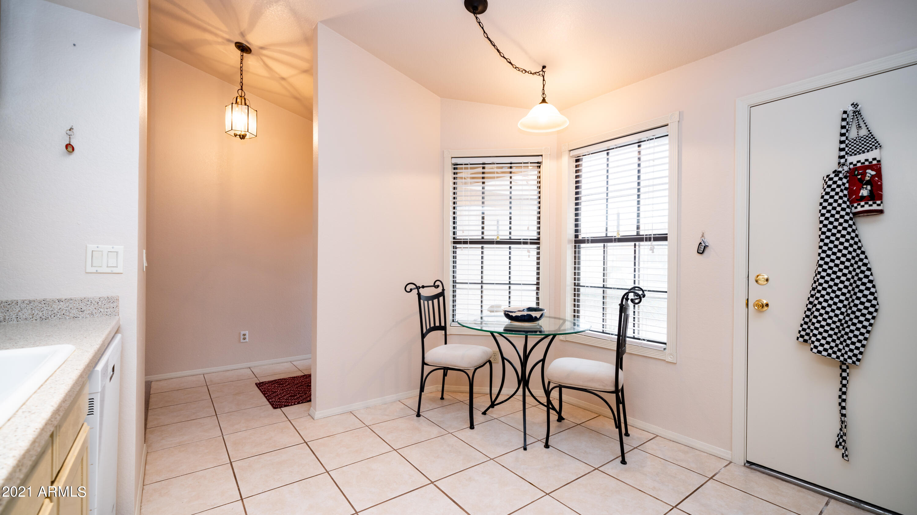 2750 East Rockledge Road Phoenix, AZ 85048 - Photo 5 of 21 2750 East Rockledge Road-10