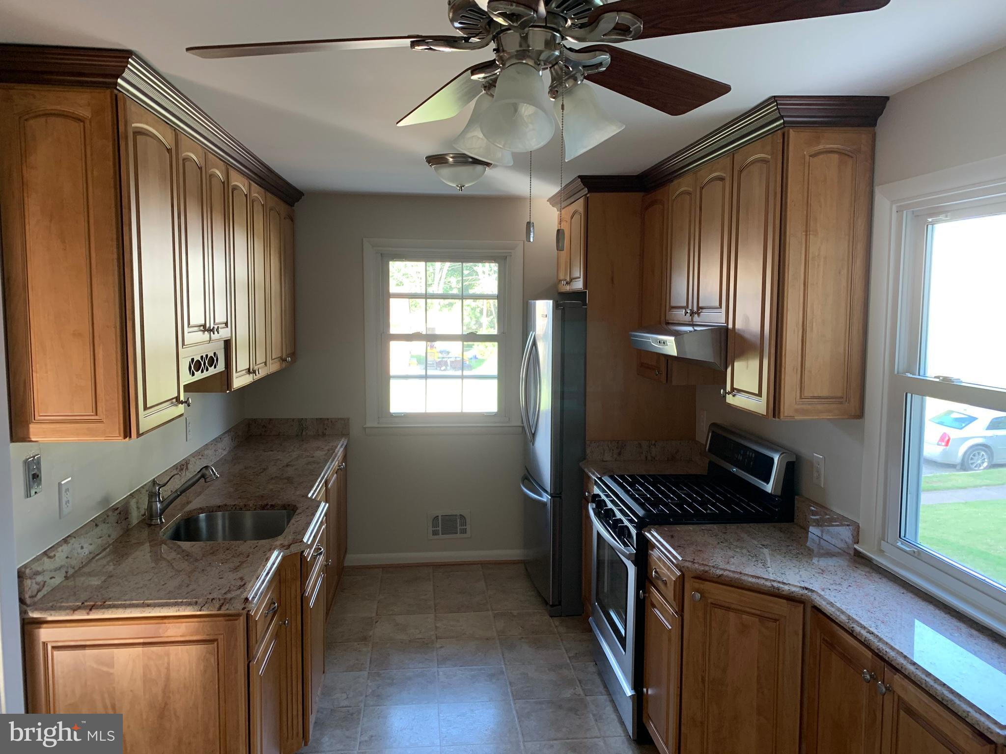 1103 Colony Ridge Road Odenton, MD 21113 - Photo 2 of 22 Eat in Kitchen