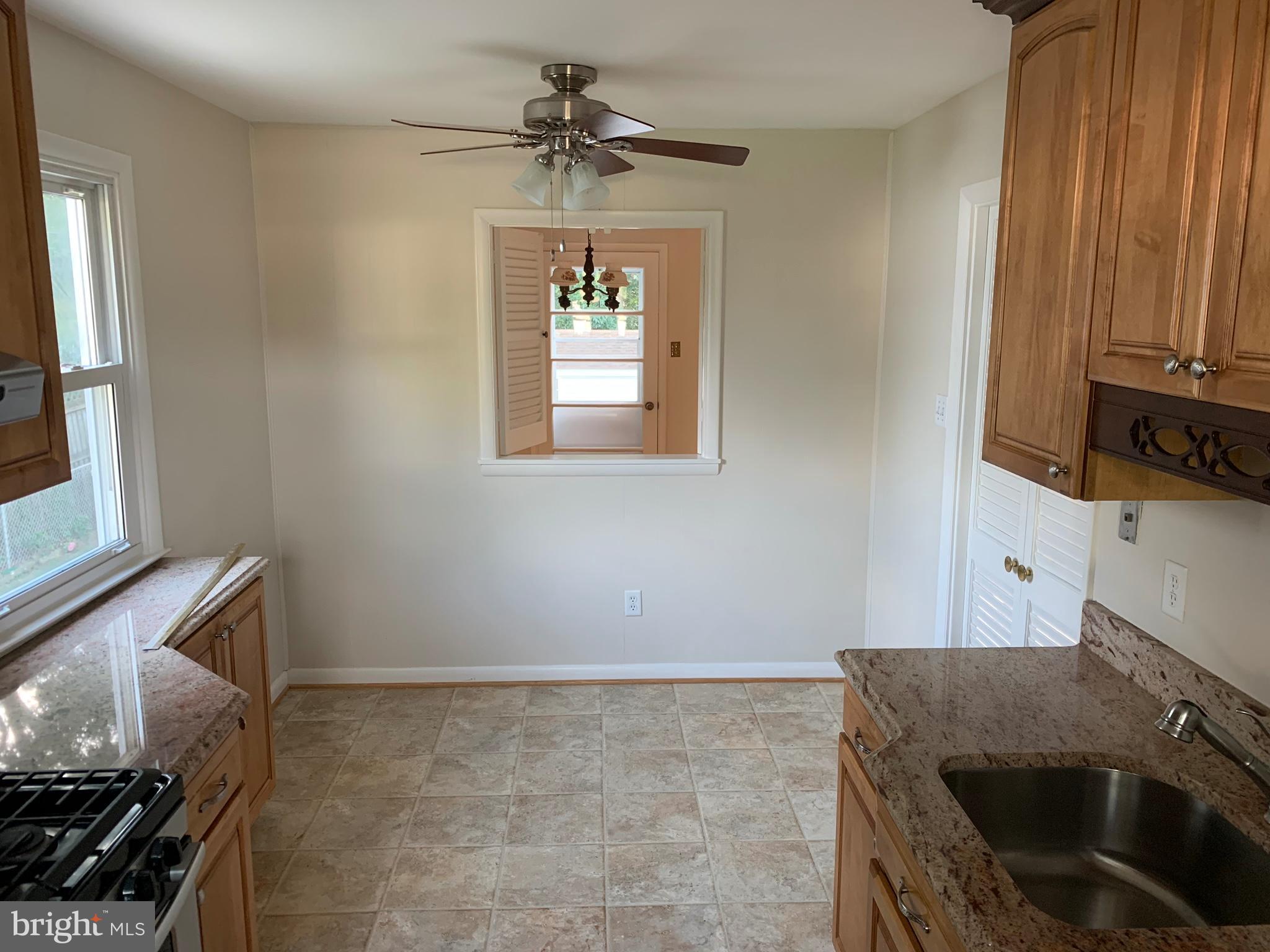 1103 Colony Ridge Road Odenton, MD 21113 - Photo 4 of 22 Eat In Kitchen