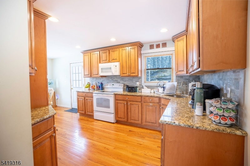 2 Lilac Road Lake Hopatcong, NJ 07849 - Photo 6 of 34