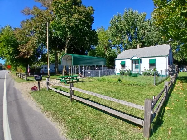 $129,900 | 1053 East Empire Avenue, Benton Harbor, MI 49022