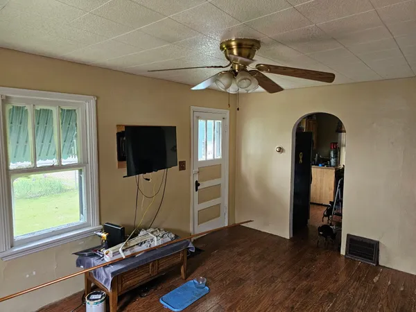 $129,900 | 1053 East Empire Avenue, Benton Harbor, MI 49022