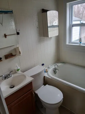 $129,900 | 1053 East Empire Avenue, Benton Harbor, MI 49022