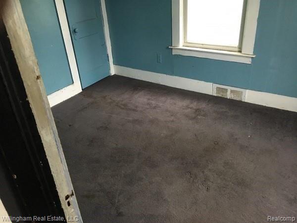 89 Pine Street River Rouge, MI 48218 - Photo 7 of 18 2nd bedroom unit 1.jpg