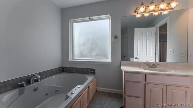 $314,900 | 94 Shadow Oaks Road, Camdenton, MO 65020