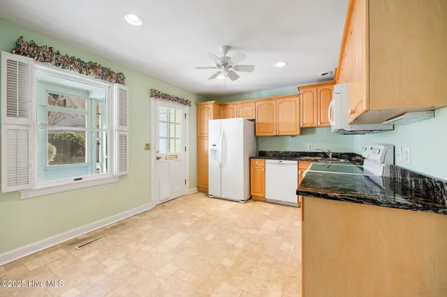 $310,000 | 12 Village Green Circle, Unit 12, Southern Pines, NC 28387