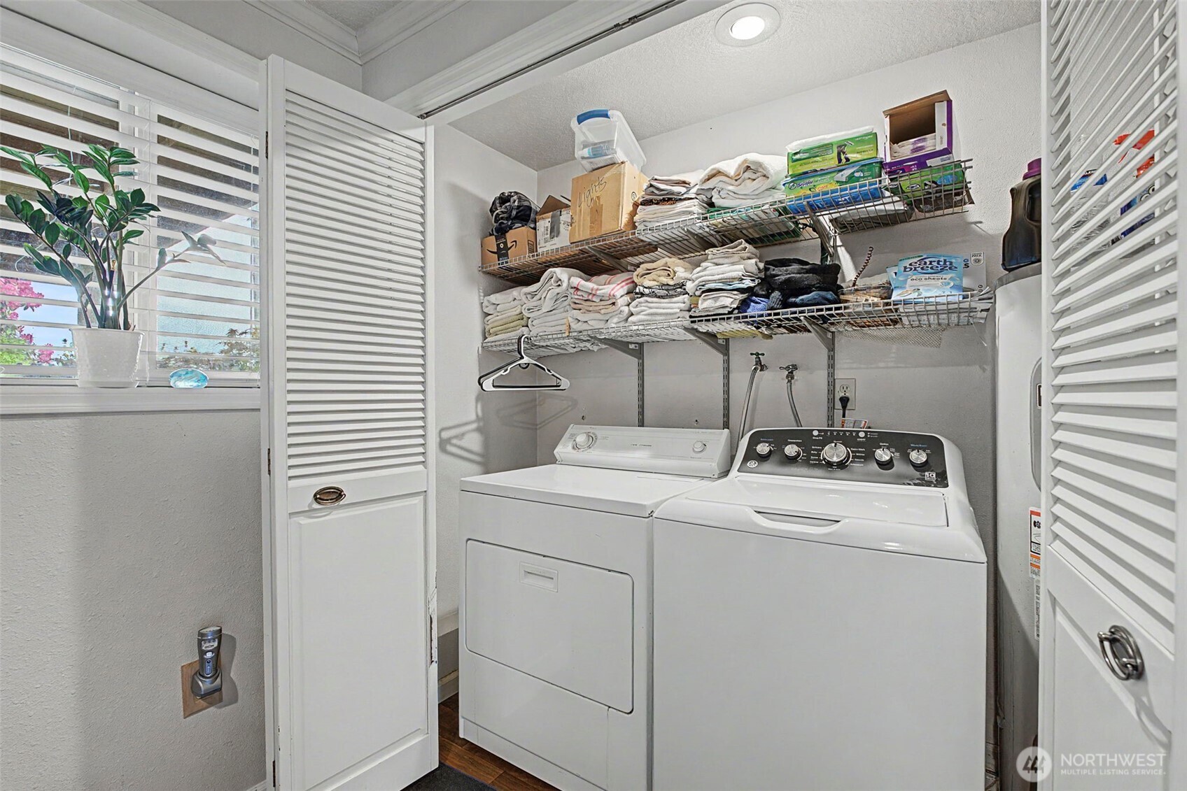 1611 Ham Hill Road Centralia, WA 98531 - Photo 21 of 40 a utility room with dryer and washer