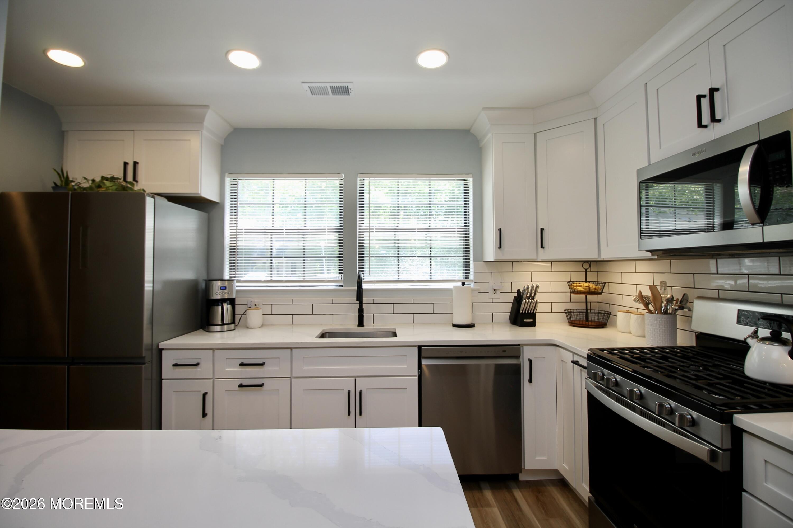 111 Azalea Circle Jackson, NJ 08527 - Photo 10 of 44 IMG_7681