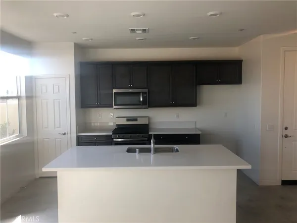 $3,150 | 41957 Zafra Street, Murrieta, CA 92562