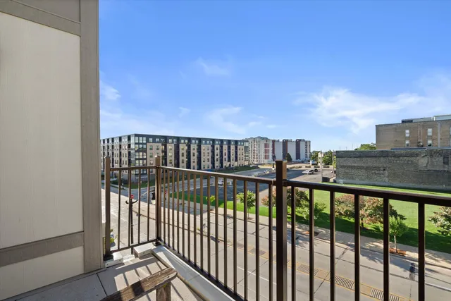 $219,900 | 141 Main Street, Unit 422, Racine, WI 53403