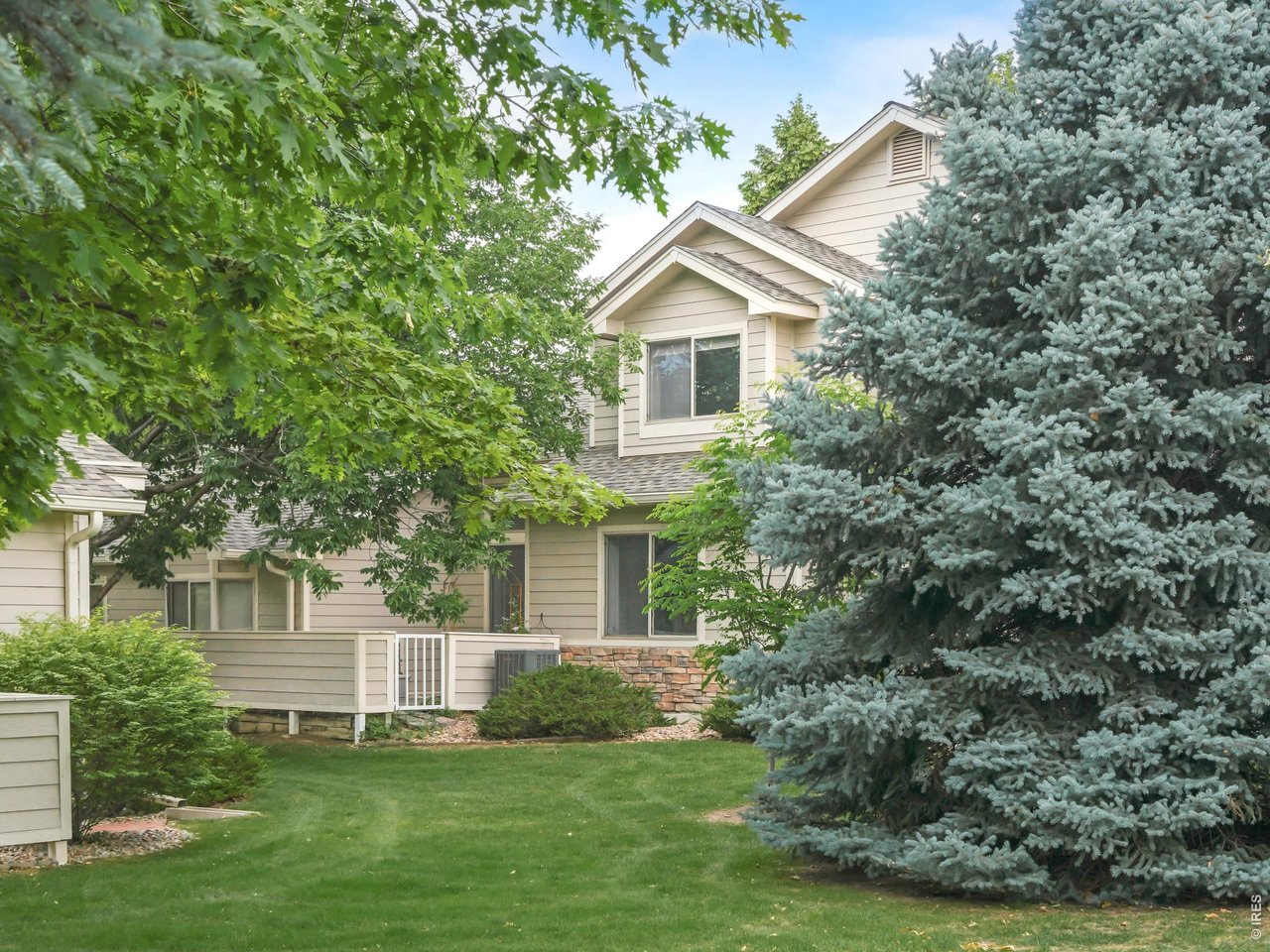 926 Hover Ridge Circle Longmont, CO 80501 - Photo 26 of 31 Backside of unit and patio