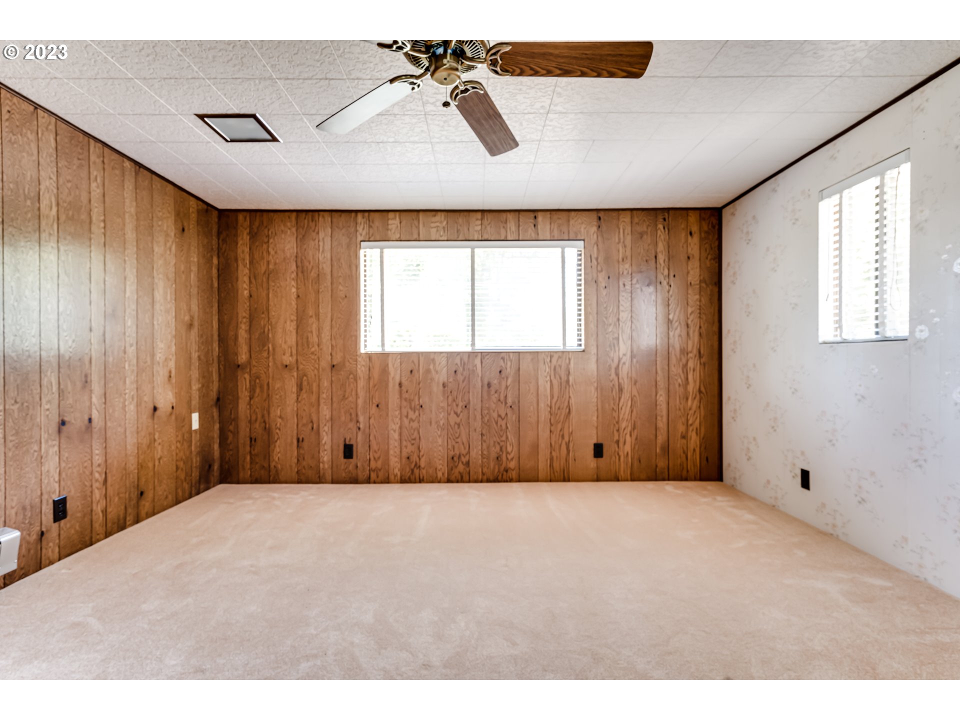 88240 Millican Road Springfield, OR 97478 - Photo 8 of 15 a view of an empty room with a window