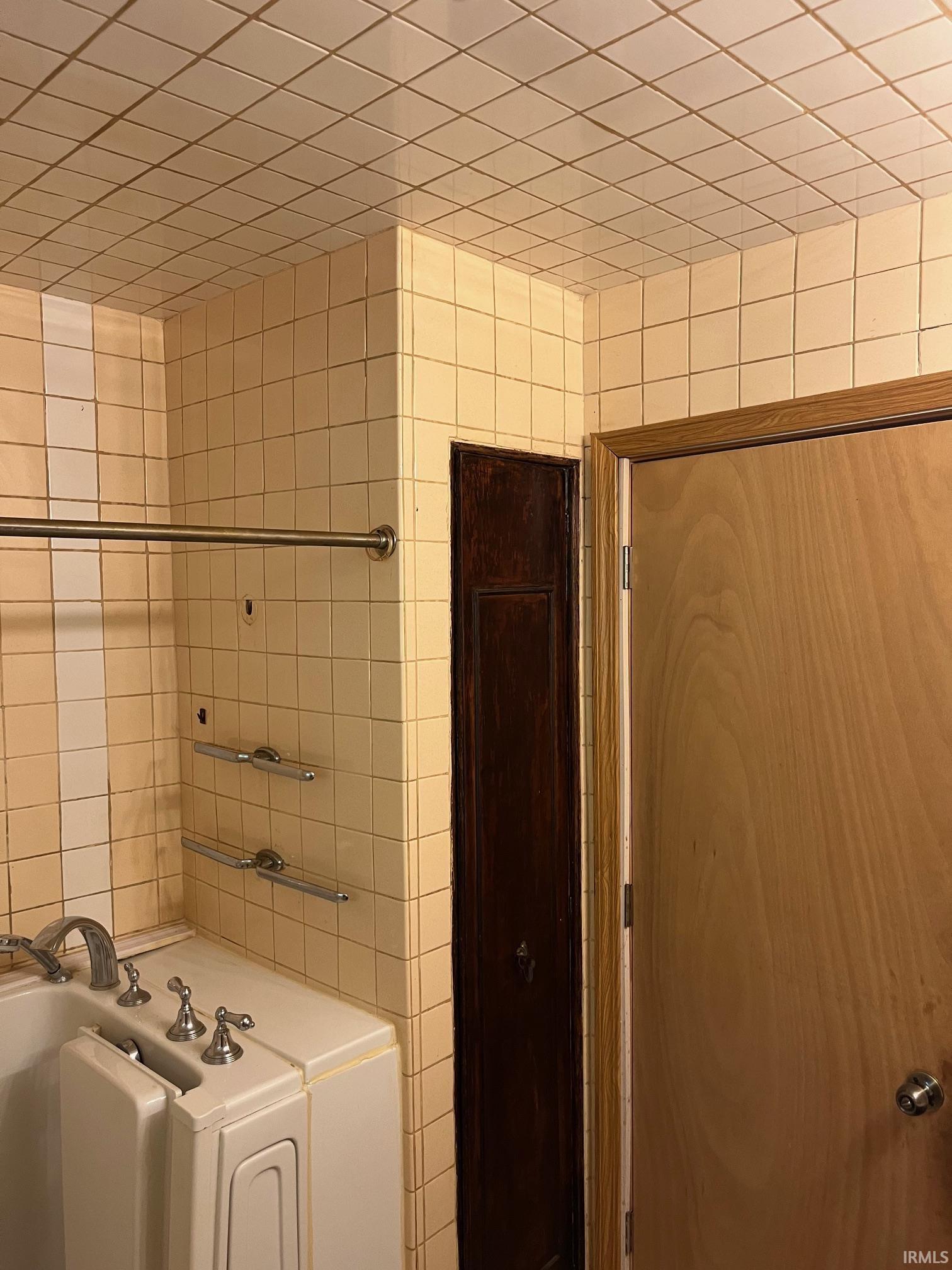 1045 Eclipse Place South Bend, IN 46628 - Photo 13 of 35