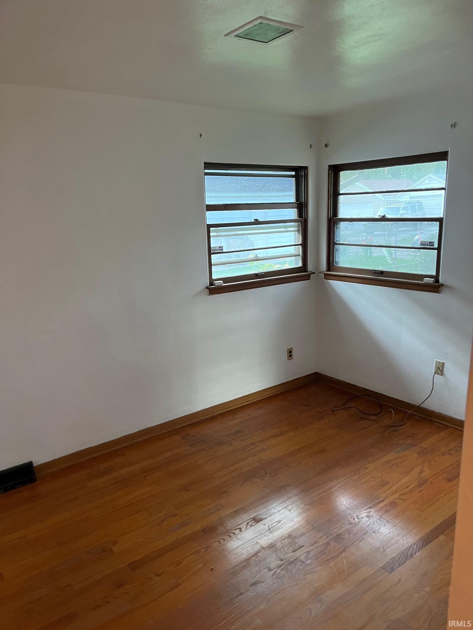 1045 Eclipse Place South Bend, IN 46628 - Photo 19 of 35