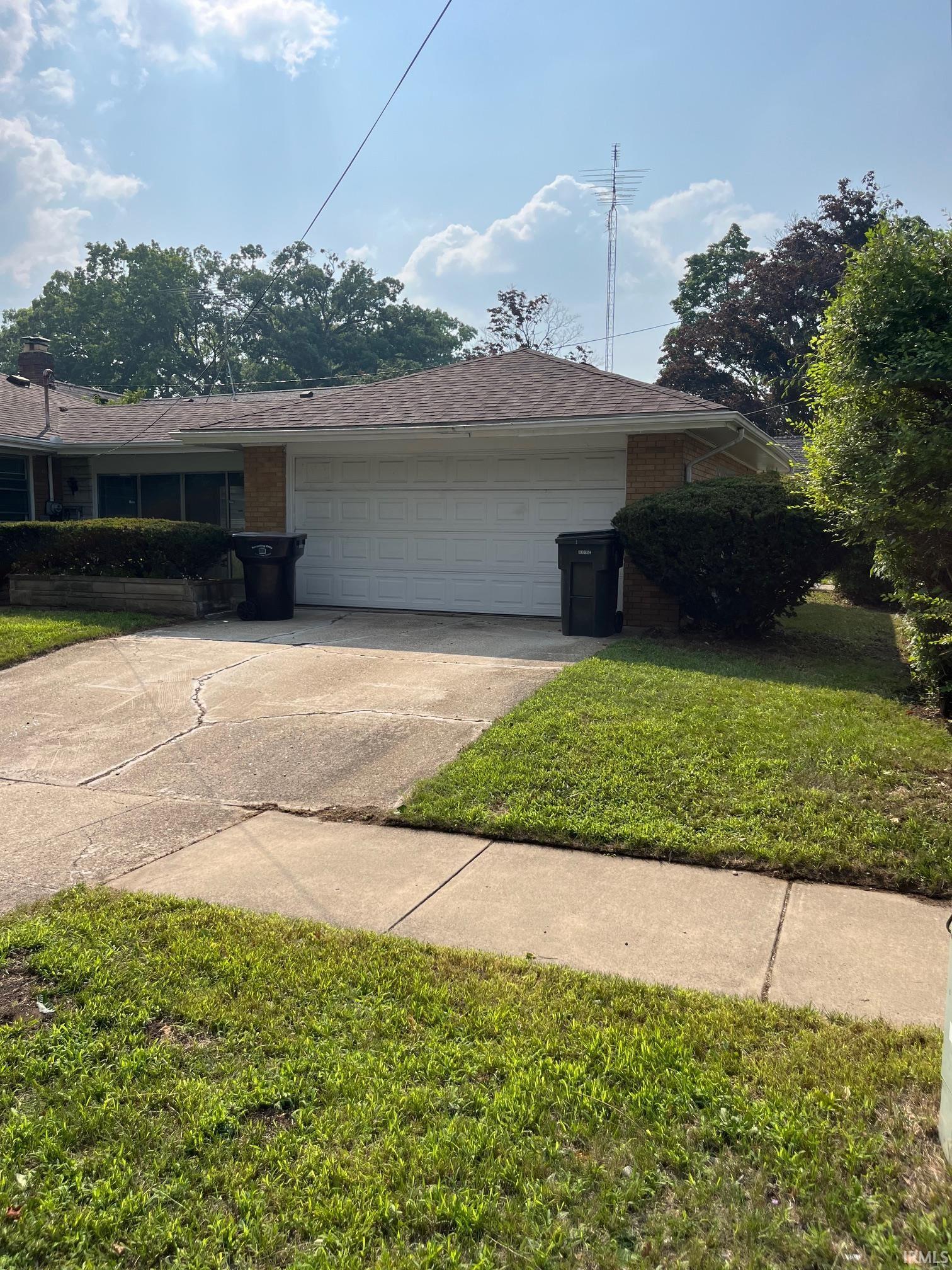 1045 Eclipse Place South Bend, IN 46628 - Photo 7 of 35