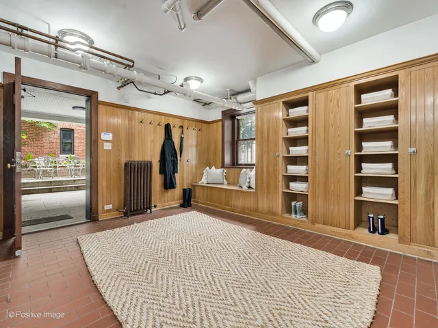 a picture of a bench in front of door